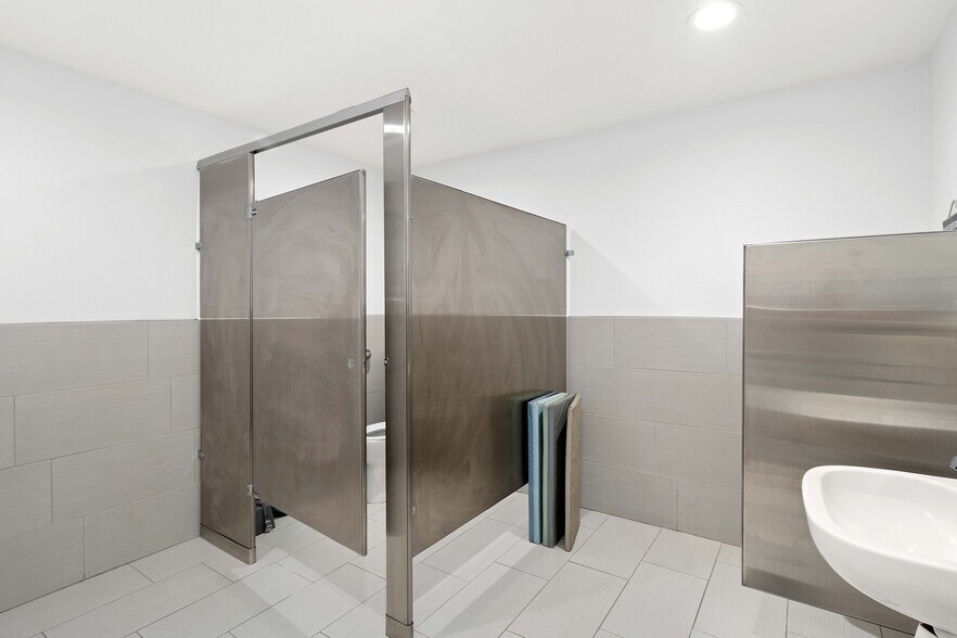 More Photos Of 315 E 1st St, Parachute Freestanding For Sale