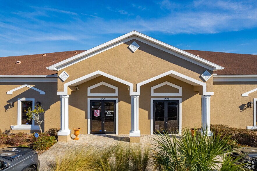 More Photos Of 233-241 Della Ct, Spring Hill Office For Lease