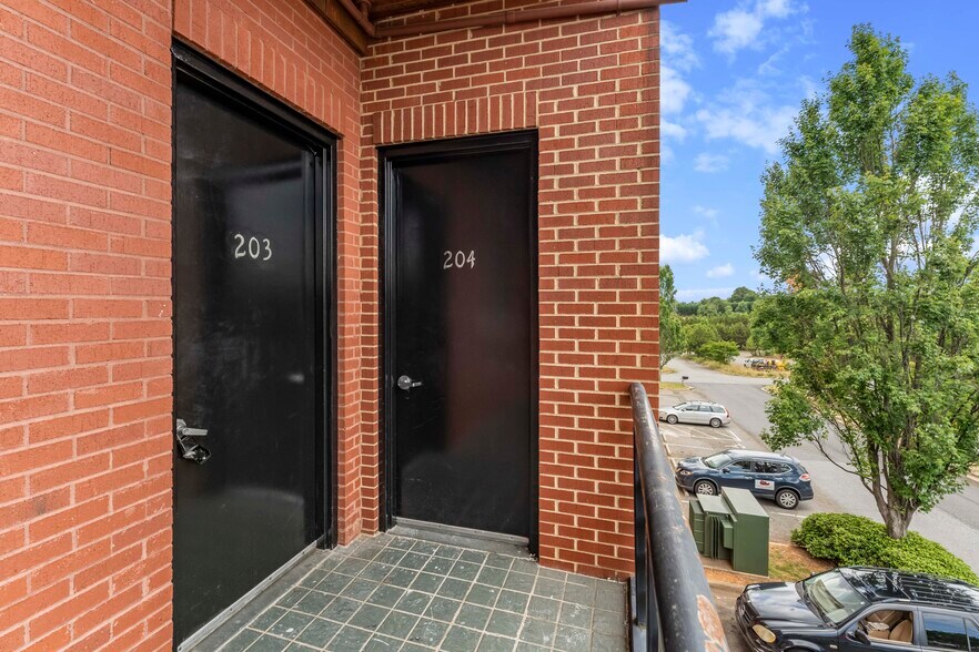 More Photos Of 19701 Bethel Church Rd, Cornelius Office For Sale