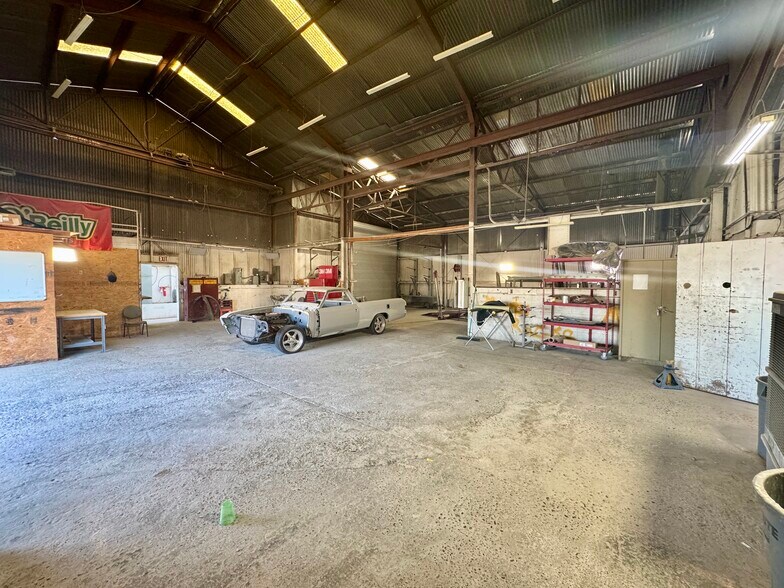 More Photos Of 1211 E Yosemite Ave, Madera Auto Repair For Sale
