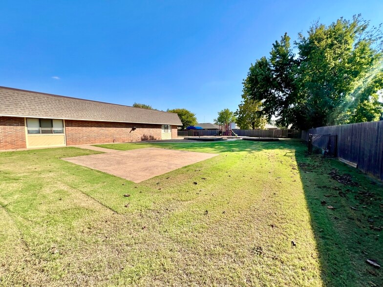 More Photos Of 16301 N Santa Fe Ave, Edmond Daycare Center For Lease
