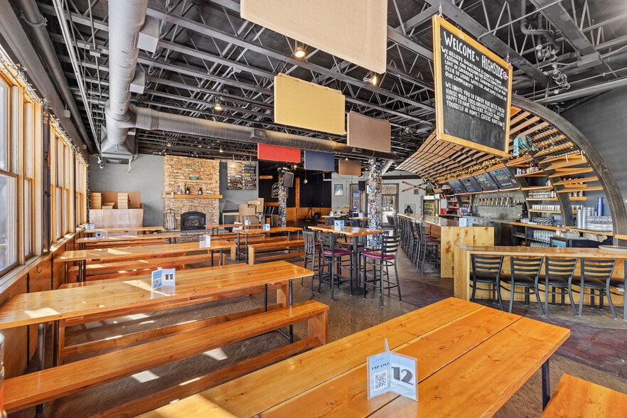 More Photos Of 700-720 Main St, Frisco Unknown For Lease