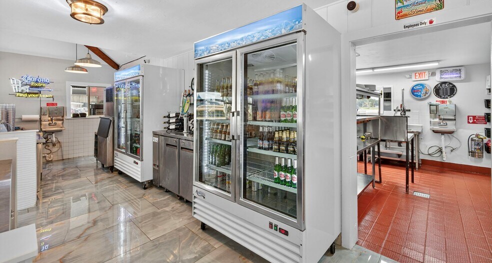 More Photos Of 102 Copeland Ave SW, Everglades City Restaurant For Sale