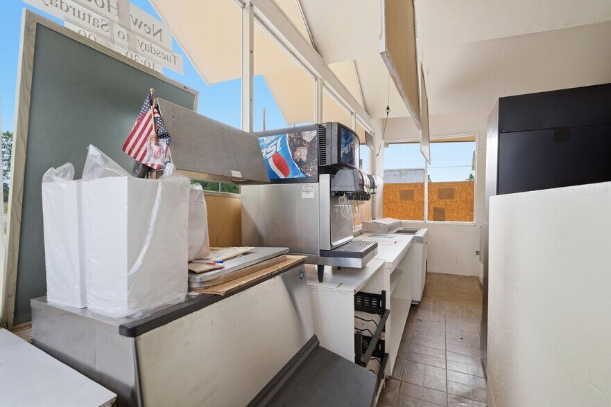 More Photos Of 415 S John St, Goldsboro Restaurant For Sale