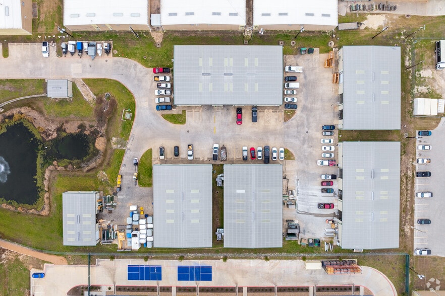 More Photos Of 1834 Ferguson Ln, Austin Unknown For Lease