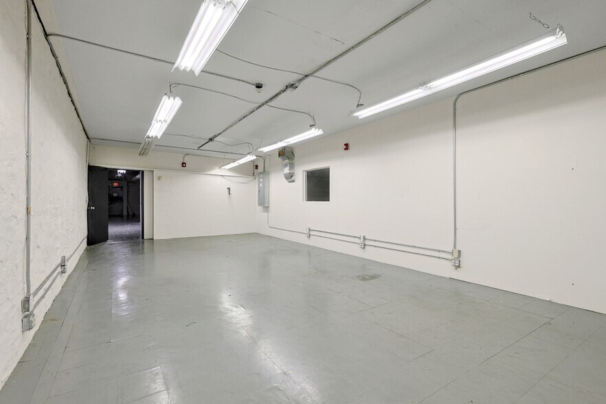 More Photos Of 1 Lawton St, Yonkers Manufacturing For Sale