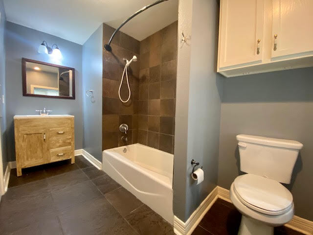 More Photos Of 7648 Broadview Dr, Houston Apartments For Sale