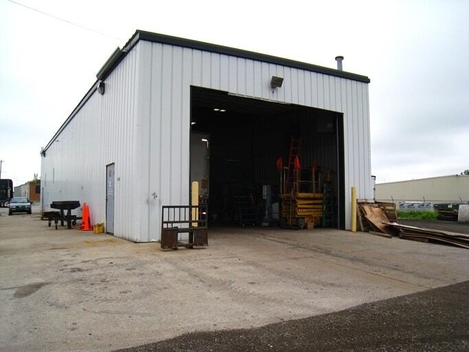 More Photos Of 3116 Marine Dr, Oshkosh Truck Terminal For Sale