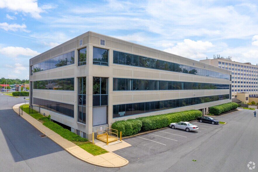 More Photos Of 650 Naamans Rd, Claymont Office For Sale