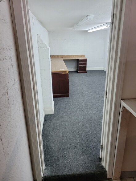 More Photos Of 818-838 NE 40th Ct, Oakland Park Warehouse For Lease