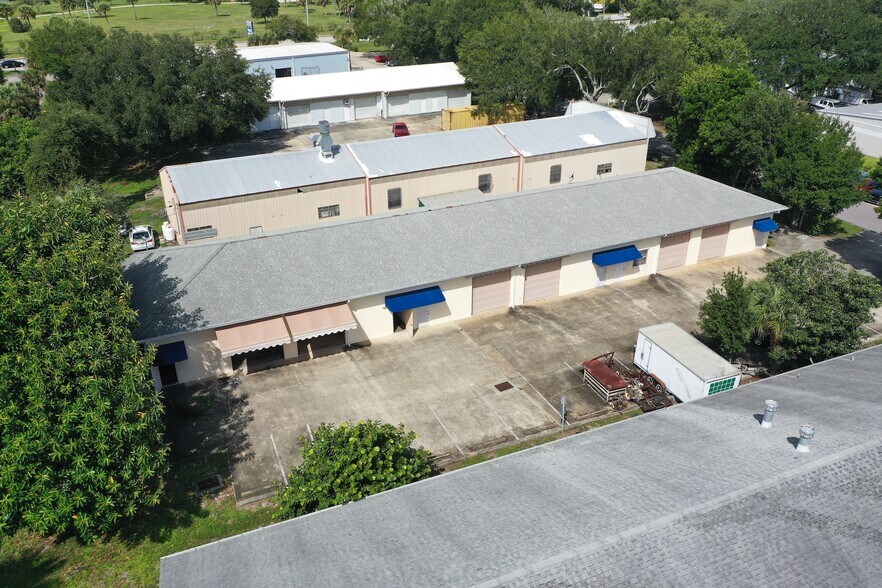 More Photos Of 637 2nd Ln, Vero Beach Flex For Sale