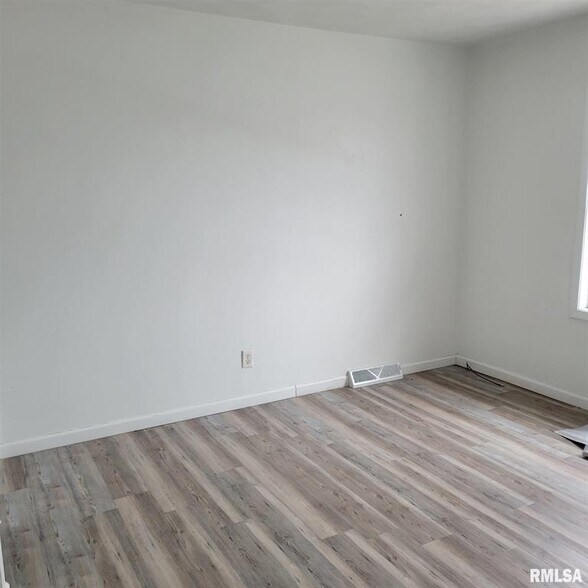 More Photos Of , Davenport Multifamily For Sale