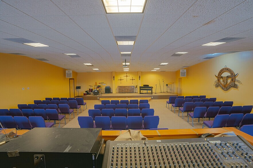 More Photos Of 1498 E. US-90, Marfa General Retail For Sale