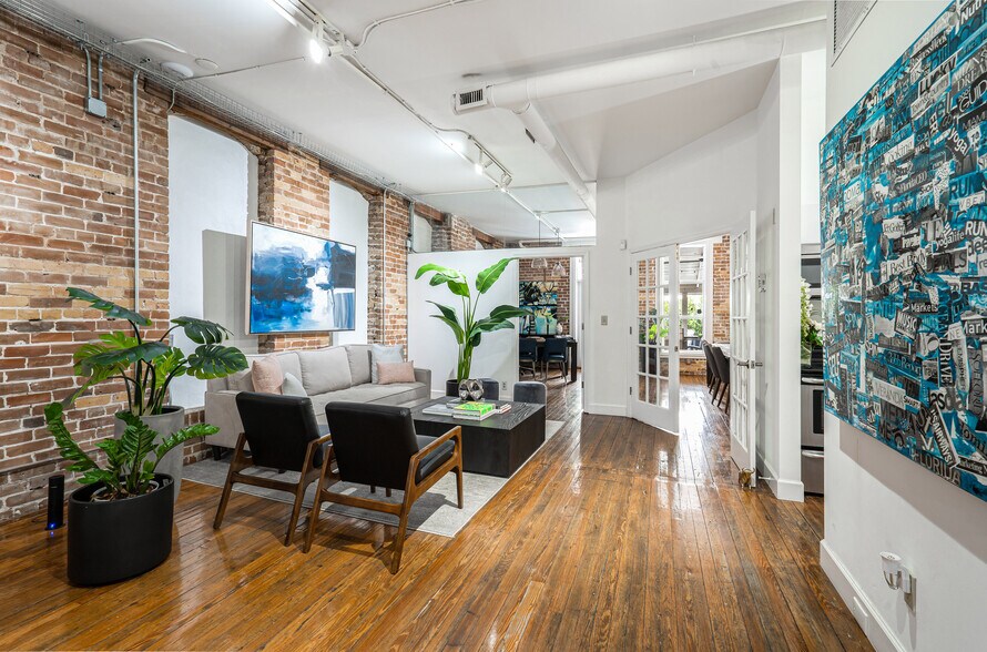 More Photos Of 218-230 Clematis St, West Palm Beach Storefront Retail Office For Lease