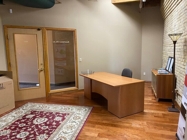 More Photos Of 413 Wacouta St, Saint Paul Office Residential For Lease