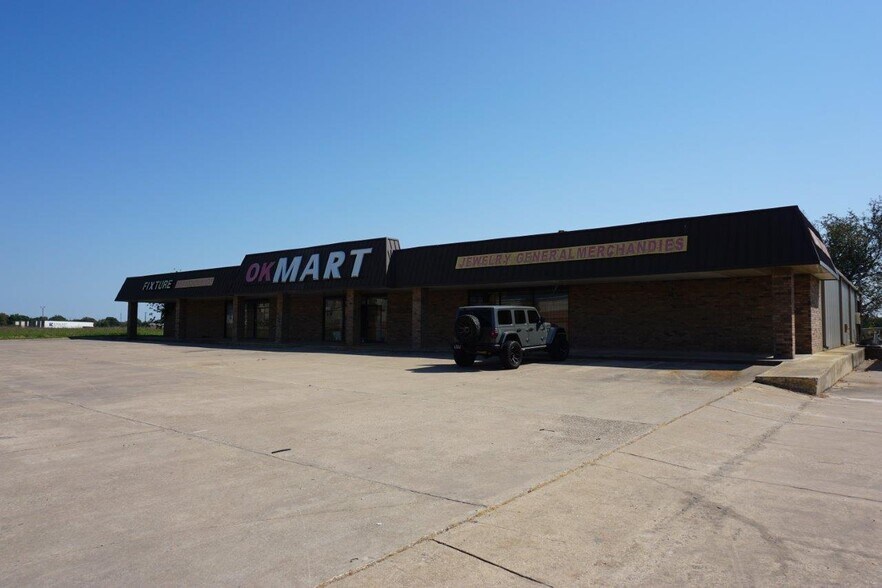 More Photos Of 804 Shannon Rd E, Sulphur Springs Freestanding For Sale