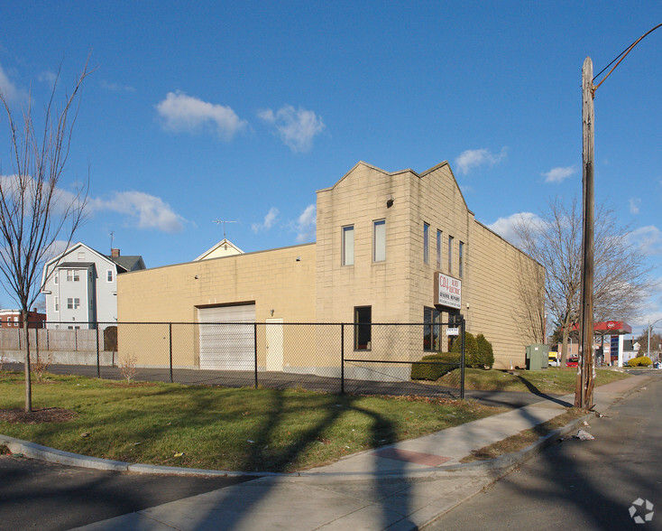 Primary Photo Of 1795 Broad St, Hartford Warehouse For Sale