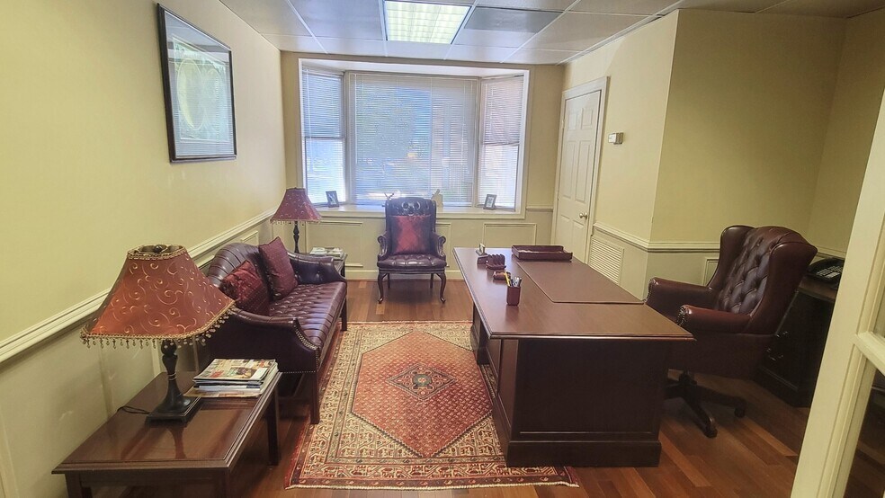 More Photos Of 12100-12128 Heritage Park Cir, Silver Spring Medical For Lease