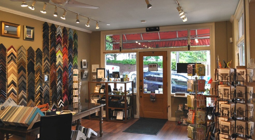 More Photos Of 2701-2703 E Madison St, Seattle Storefront For Lease