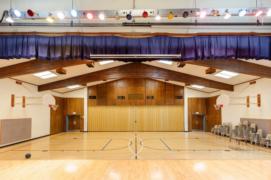 More Photos Of 5580 Golden Rd, Hillsboro Specialty For Sale