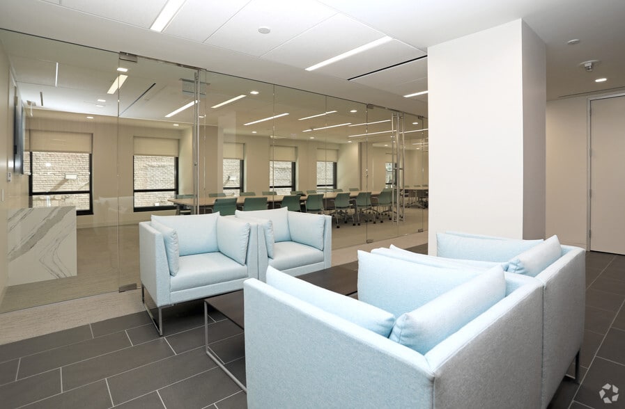 More Photos Of 1425 K St NW, Washington Office For Lease