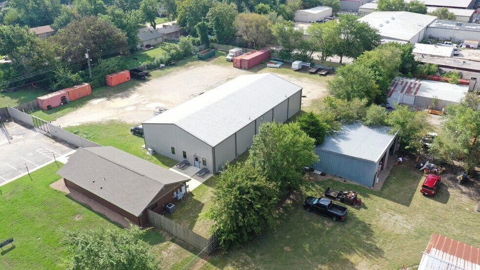 More Photos Of 2320 Beverly Hills St, Norman Warehouse For Sale