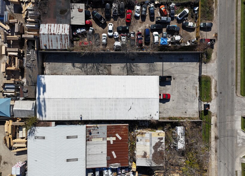 More Photos Of 1826 Ojeman Rd, Houston Service For Lease