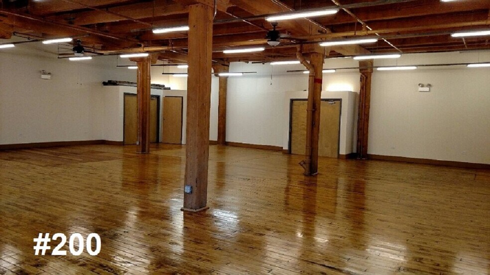 More Photos Of 333 N Oakley Blvd, Chicago Light Distribution For Lease