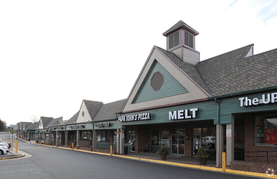 More Photos Of 525 E Market St, Leesburg Storefront For Lease