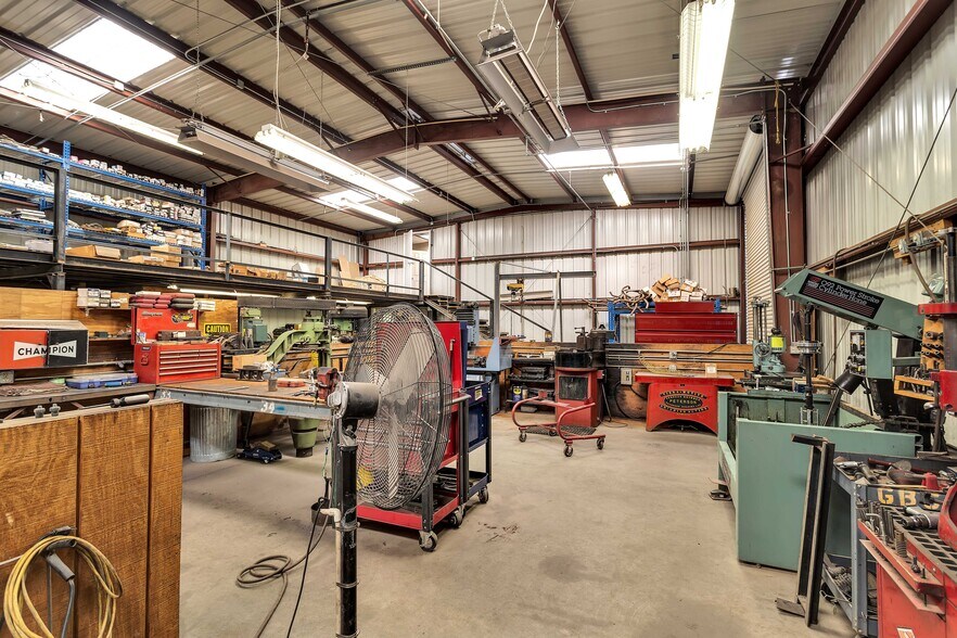 More Photos Of 75851 Baseline Rd, Twentynine Palms Warehouse For Sale