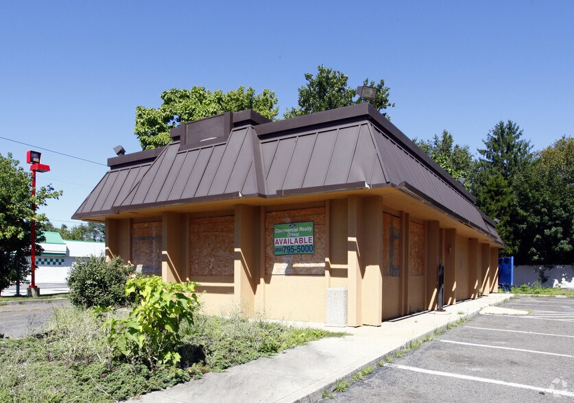 Primary Photo Of 1637 Route 38, Lumberton Fast Food For Sale