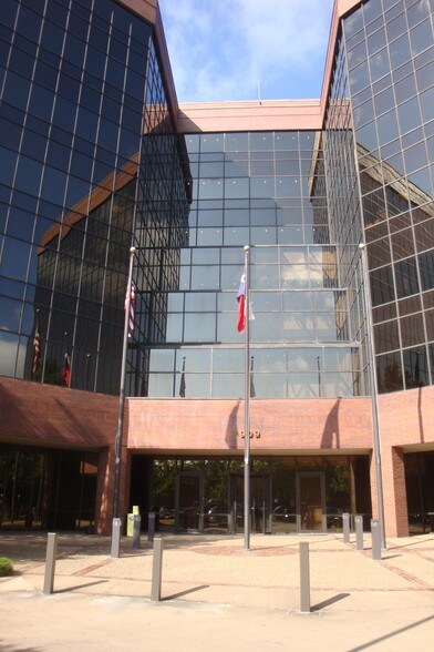 More Photos Of 909 E Southeast Loop 323, Tyler Office For Sale