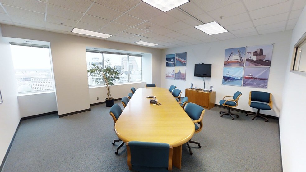 More Photos Of 365 Canal St, New Orleans Office For Lease