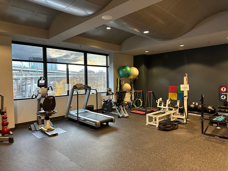 More Photos Of 1515 NW 18th Ave, Portland Medical For Lease