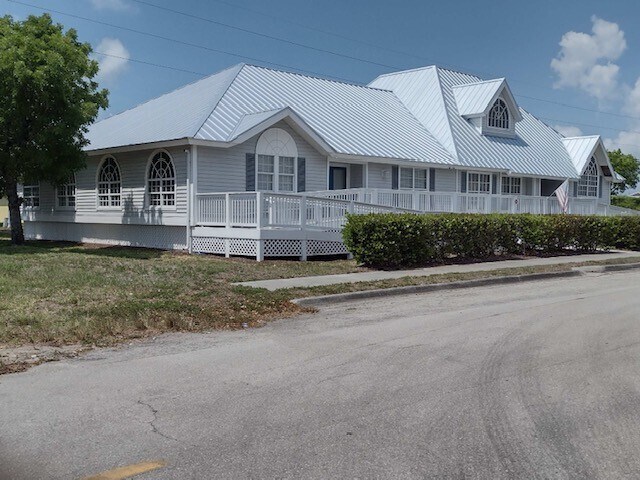 More Photos Of 506 SW 47th Ter, Cape Coral Medical For Sale