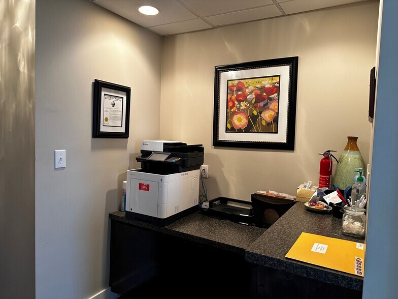 More Photos Of 1 Cantey, Summerton Office For Sale