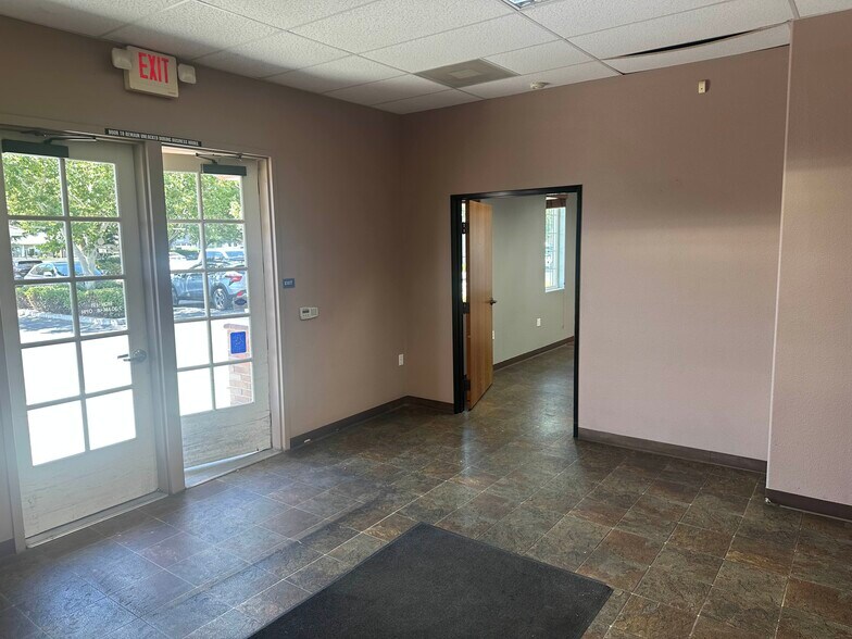 More Photos Of 953-959 E Monte Vista Ave, Turlock Office For Lease