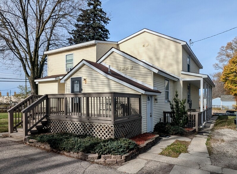 More Photos Of 568 E Columbia Ave, Pontiac Apartments For Sale