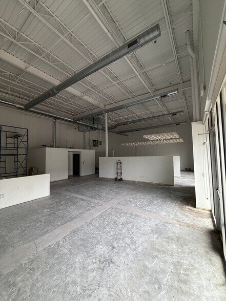 More Photos Of 2301 E Riverside Dr, Austin Unknown For Lease