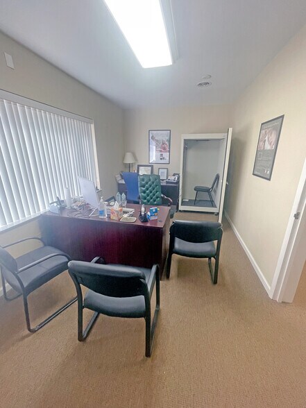 More Photos Of 5512 Godfrey Rd, Godfrey Office For Lease