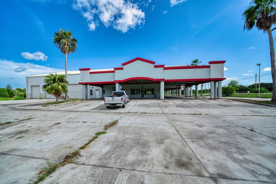 More Photos Of 6425 15th St E, Sarasota Warehouse For Sale