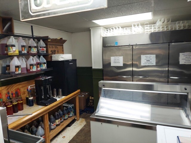 More Photos Of 18698 FM 1751, Bronson Freestanding For Sale