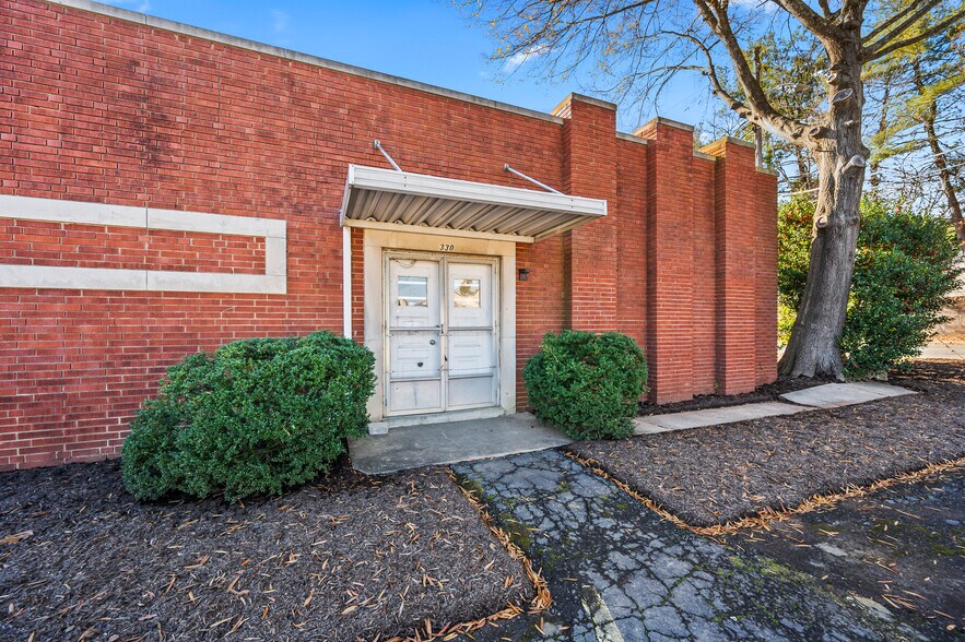 More Photos Of 330 W 27th St, Winston-Salem Warehouse For Sale