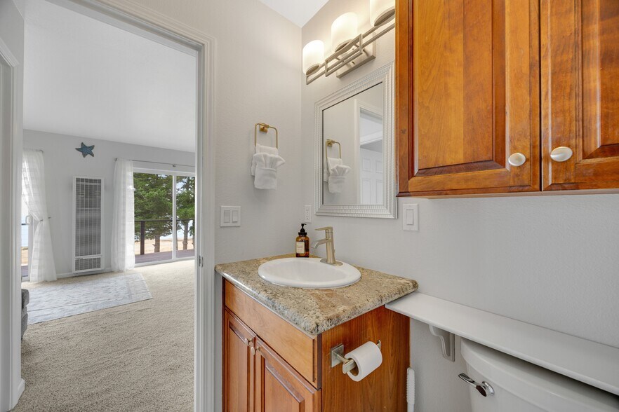 More Photos Of 129 Lower Pacific Dr, Whitethorn General Retail For Sale