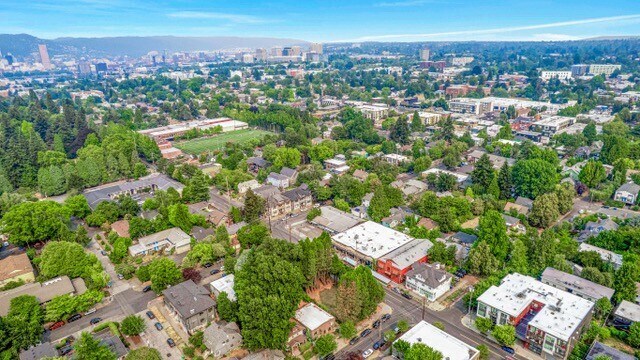 More Photos Of 2880 SE Stark St, Portland Land For Sale