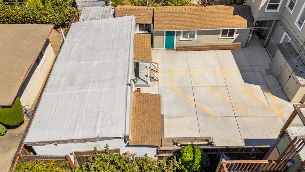 More Photos Of 1062 60th St, Oakland Apartments For Sale