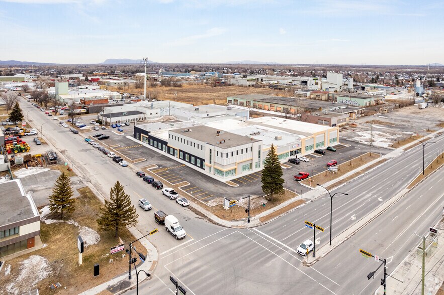 More Photos Of 5465-5485 Rue Ramsay, Longueuil General Retail For Lease