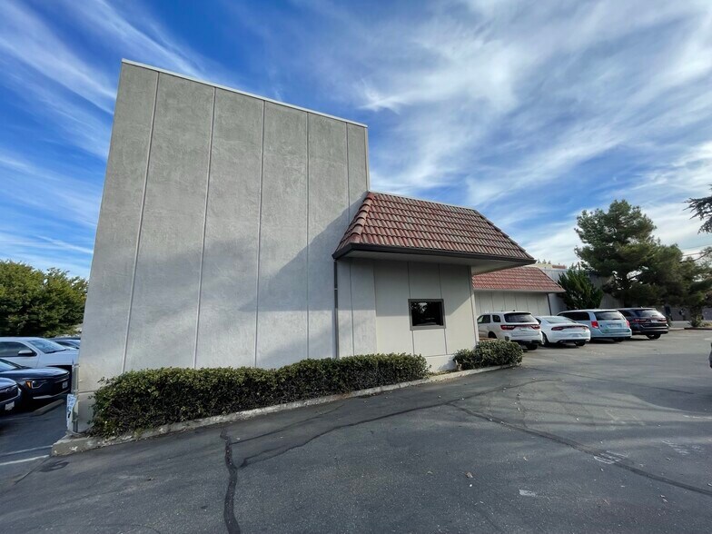 More Photos Of 1810 Market St, Redding Office Residential For Lease