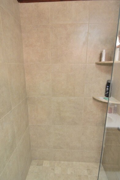 More Photos Of 10314 Main St, New Middletown Flex For Lease