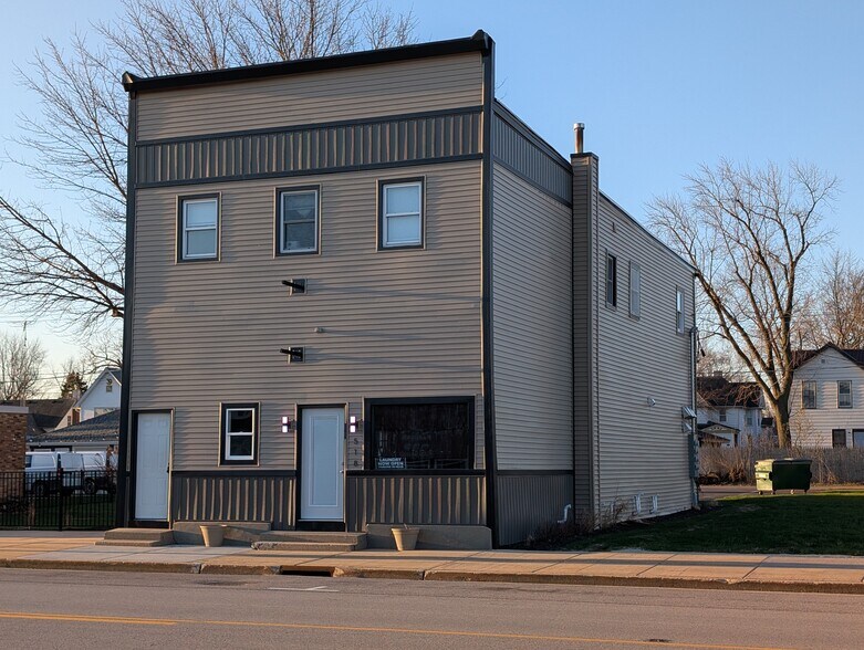 Primary Photo Of 518 W Main St, Kirkland Freestanding For Sale